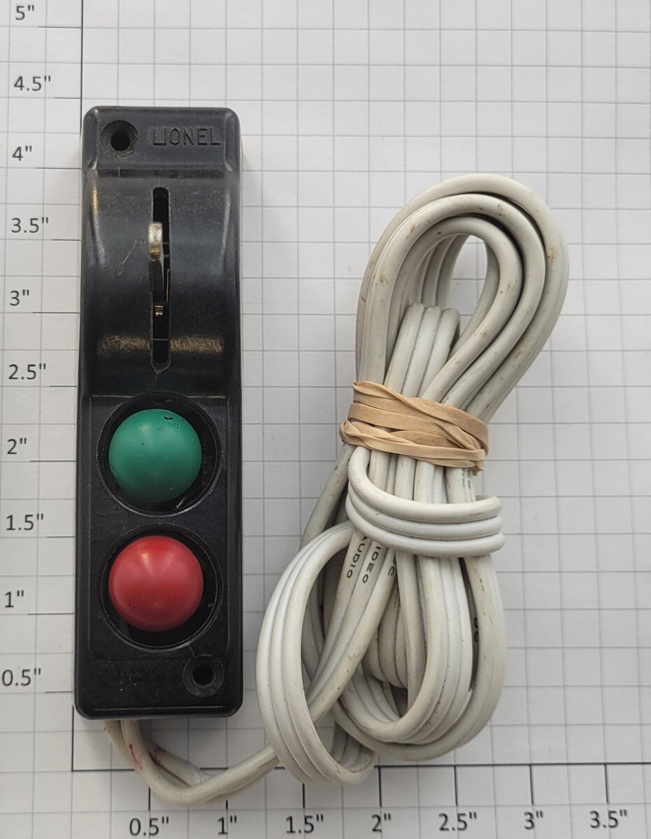 Lionel O22C O Gauge Controller with Screw Base and Bulbs