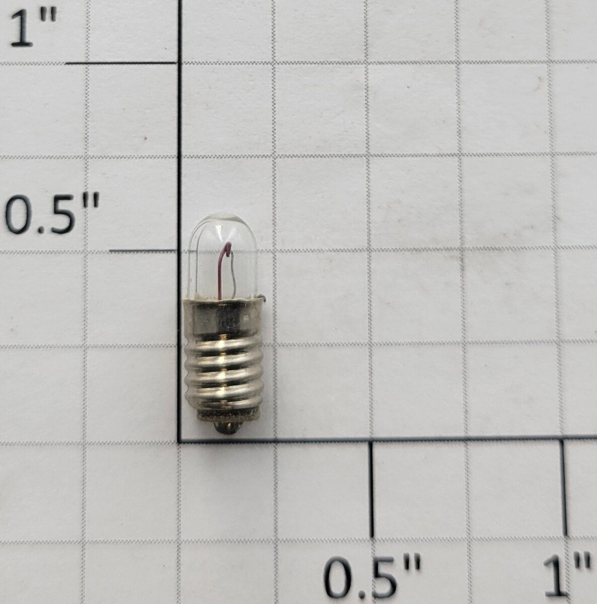 MTH CA-0230001 O Gauge 18-Volt 200mA Screw Base Clear Small Globe Light Bulb