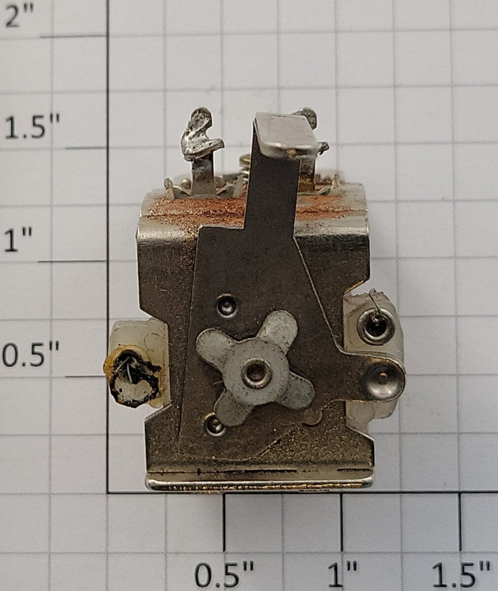 Lionel 101-3 2 Position E-Unit- Long Lever Up - Complete Fits 614