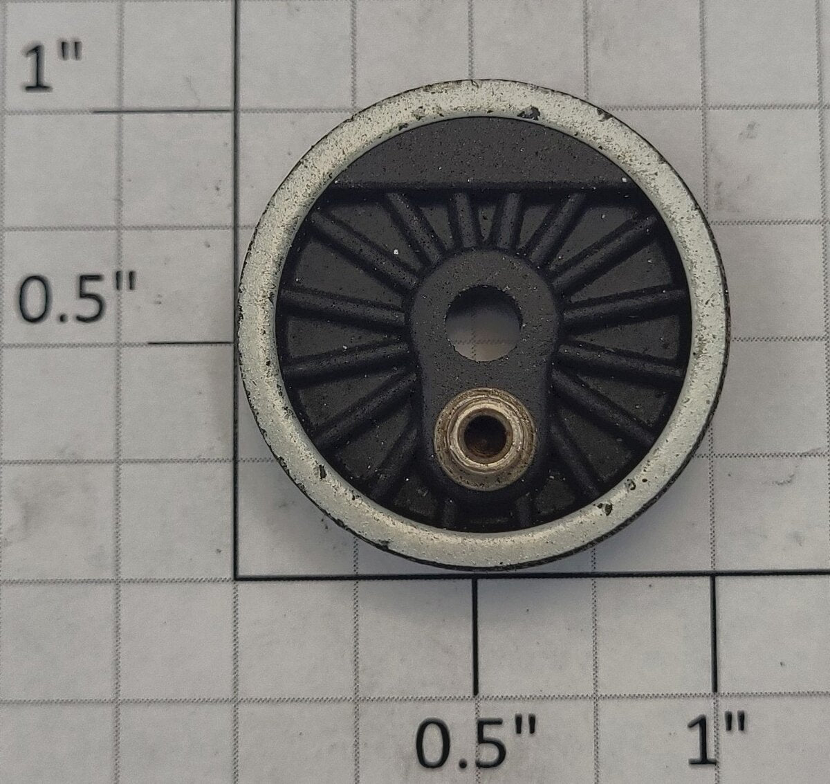 Lionel 681-23 Center Wheel with White Rim