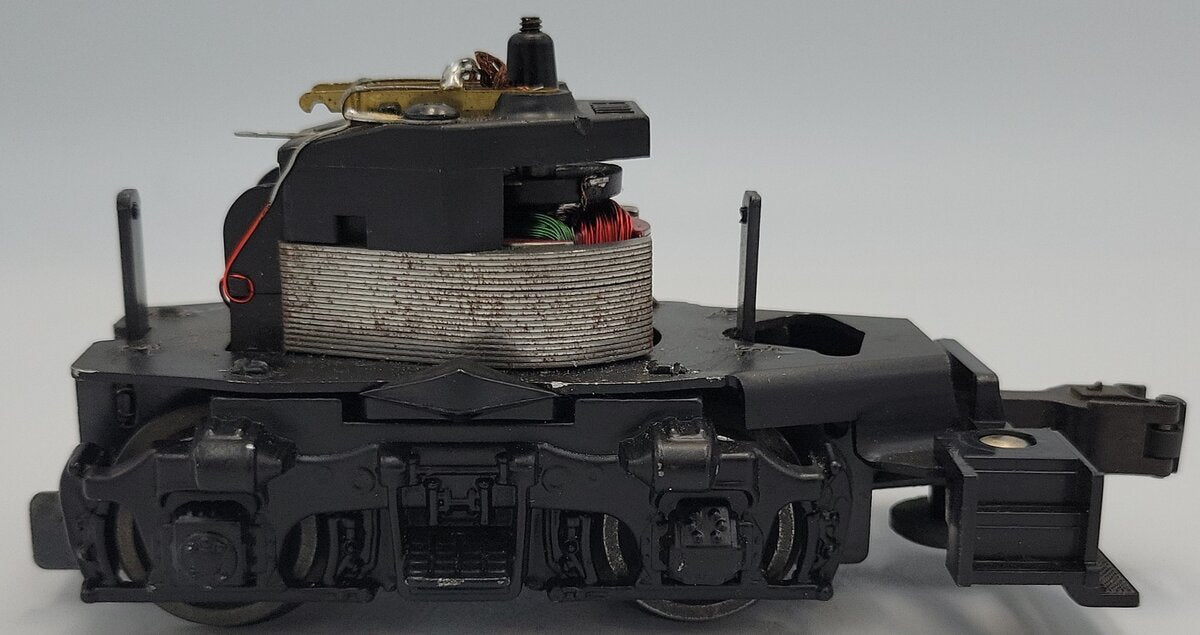 Lionel 8030-100 GP7 / GP9 Diesel Motor Truck Assembly with Black Truck Sides