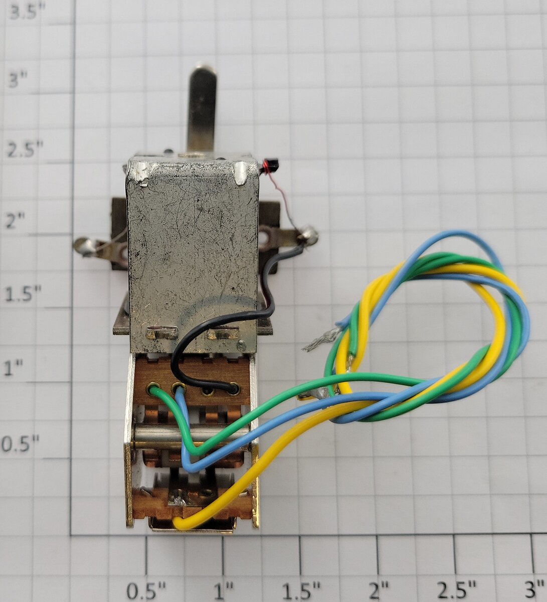 Lionel 8552-250 3-Position E-Unit with Reversed Coil Bracket