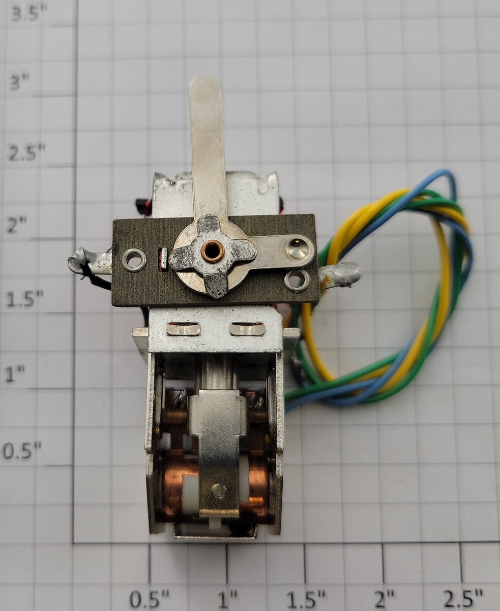 Lionel 8552-250 3-Position E-Unit with Reversed Coil Bracket