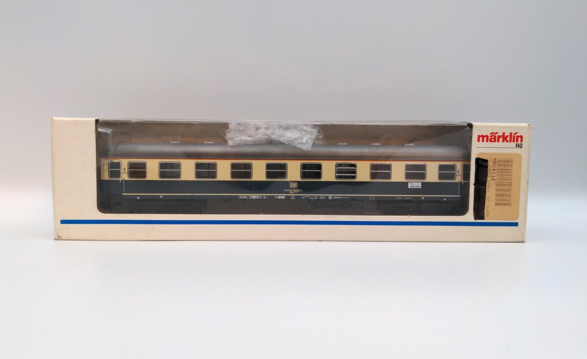 Marklin 4111 HO Scale Express Coach w/Interior Fitting