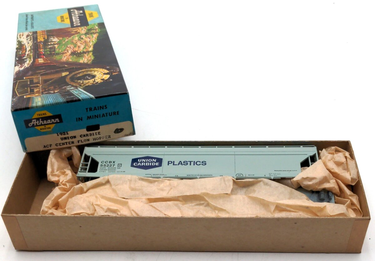 Athearn 1921 HO Union Carbide 55' ACF Centerflow Hopper Kit