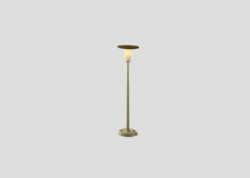 Marklin 7047 HO Scale Gray Street Light