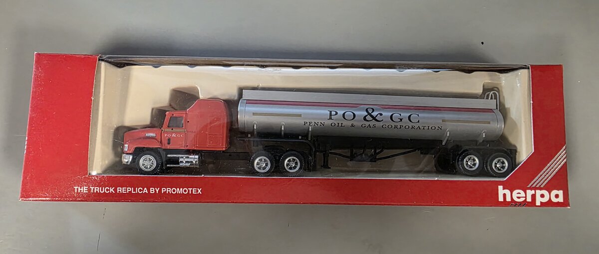 Herpa 6066 HO PO&GC Penn Oil & Gas Corporation Kenworth Tractor Trailer