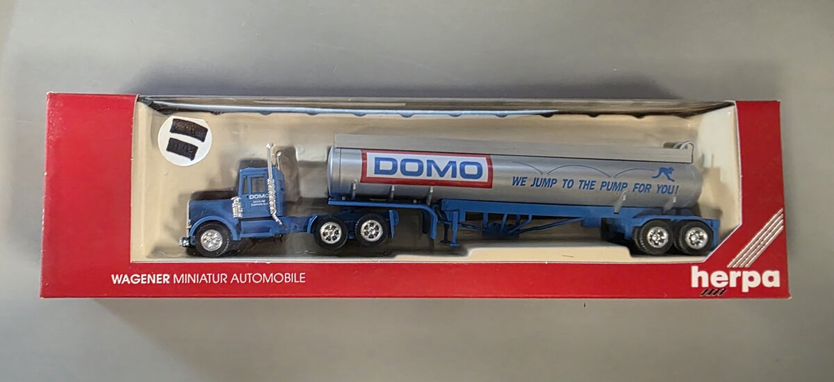 Herpa 6024 HO Domo Gasoline Tractor With Trailer