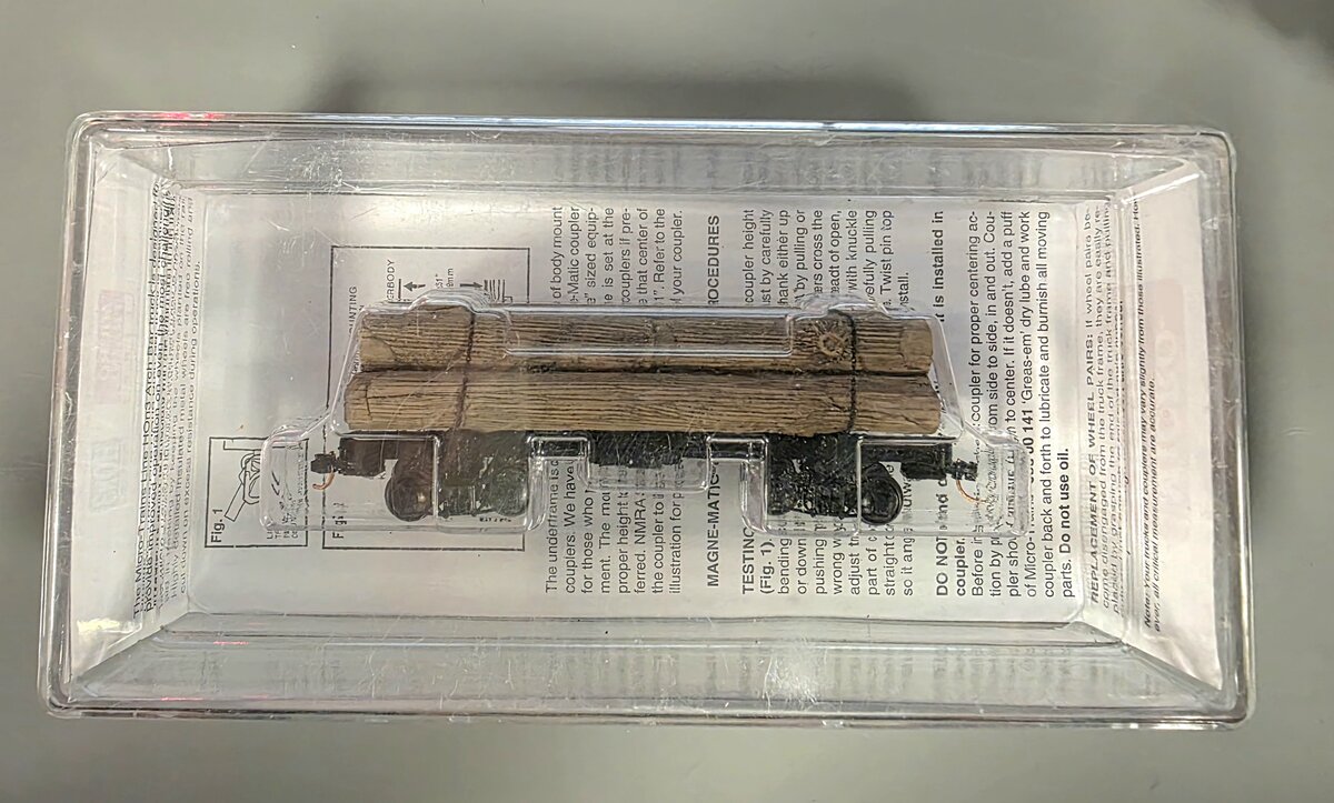 Micro-Trains 86500020 HOn3 30' Log Car w/Load