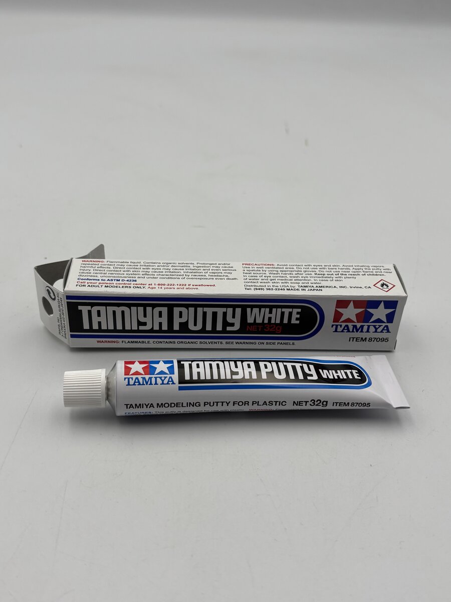 Tamiya 87095 White Tamiya Putty - 32 grams