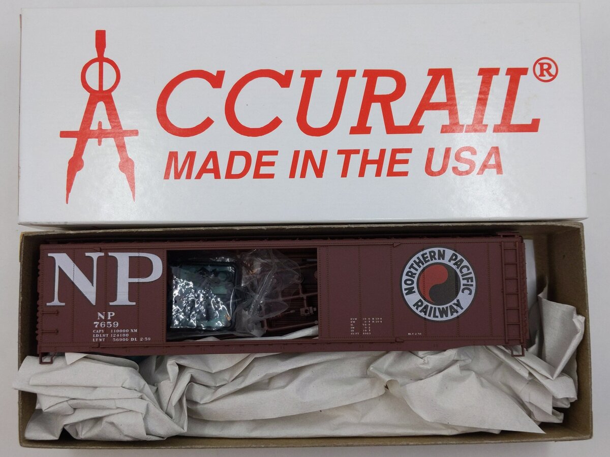 Accurail 5228 HO 50' AAR Double Door Riveted Boxcar Kit