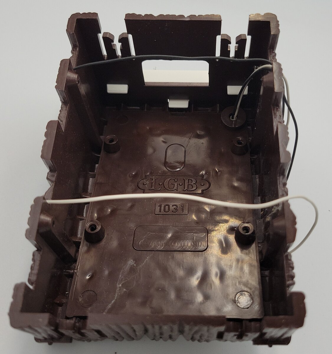 LGB 1031 G Scale Bumper with Signal Light and Cover