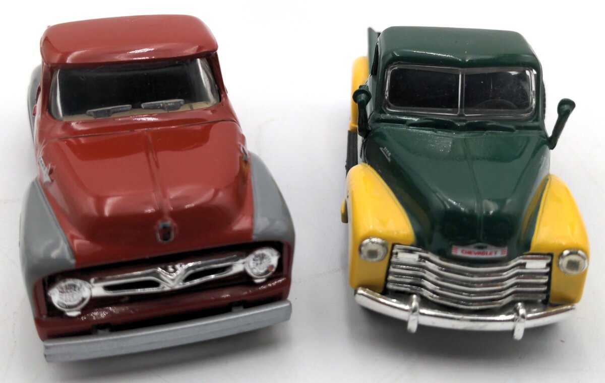 Eastwood 393500 1:43 New York Central & Reading Automobilia Trucks (Set of 2)