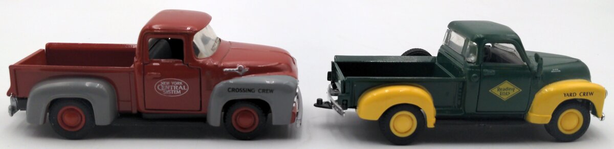 Eastwood 393500 1:43 New York Central & Reading Automobilia Trucks (Set of 2)