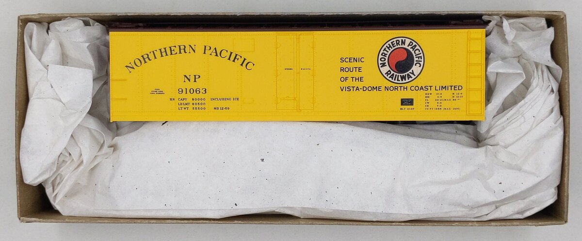 Accurail 8301 HO Scale Northern Pacific 40' Steel Reefer - Road #: 91063