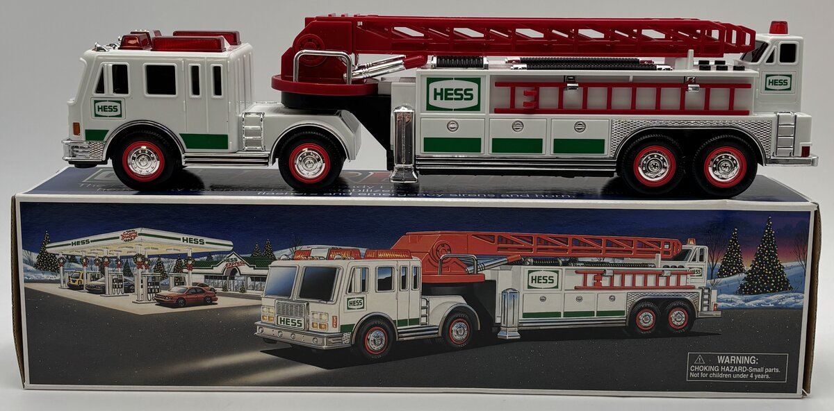 Hess 2000 Plastic Fire Truck w/Heavy Duty Extension Ladder