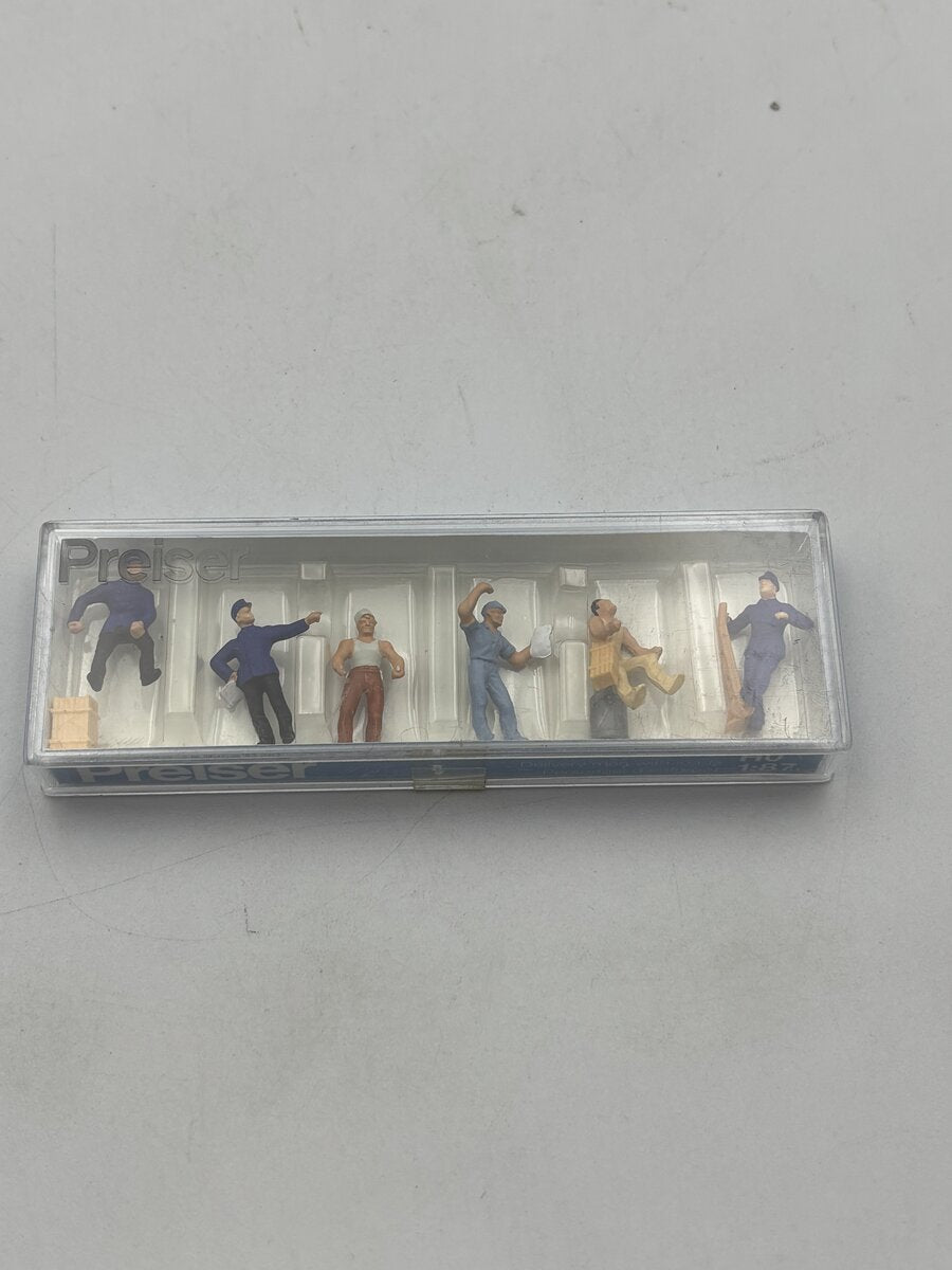 Preiser 14016 HO Delivery Men with Loads Figures (Set of 6)