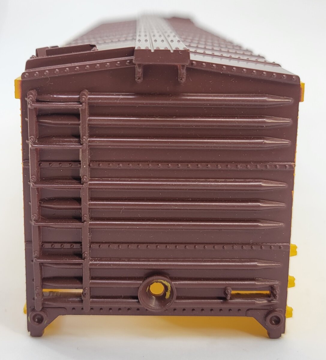 Lionel 9224-7 Yellow and Brown Horse Car Body