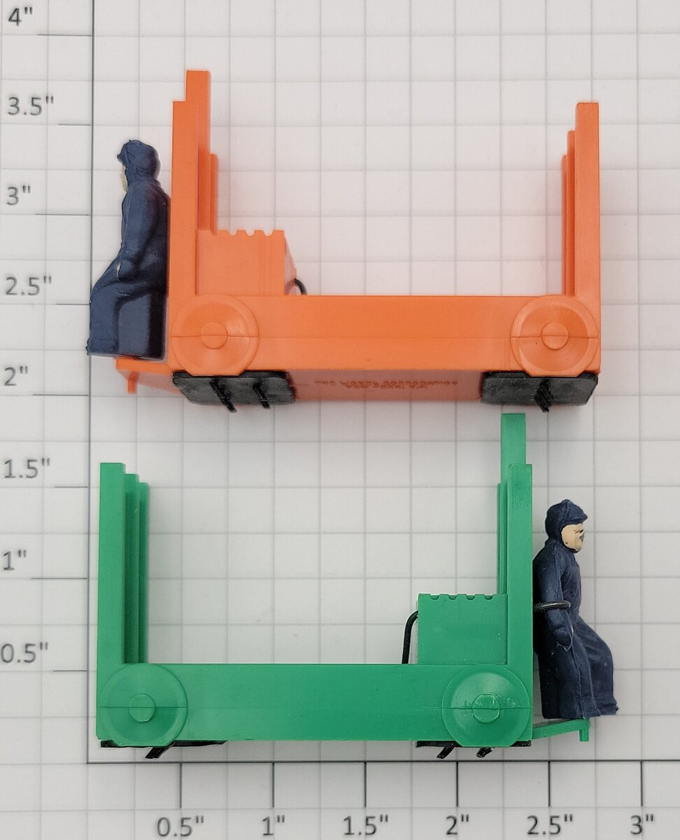 Lionel 356-35 Orange  and Green Baggage Cart Truck Set  (Set of 2)
