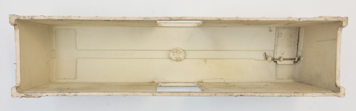 Lionel 3462-100 Eggshell Automatic Refrigerated Milk Car Body Shell