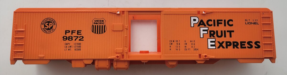 Lionel 9872-3 Pacific Fruit Express Reefer Shell #9872