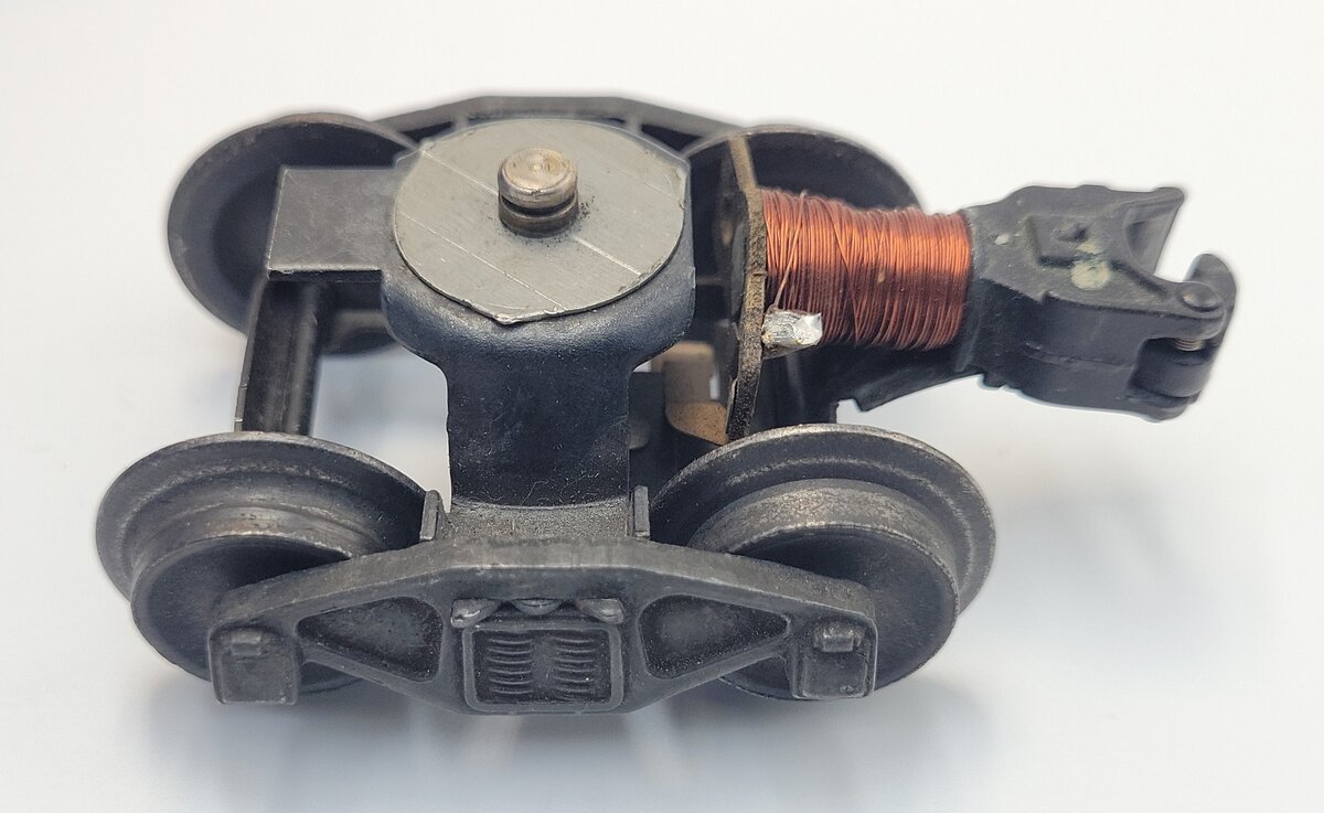 Lionel NCL-1 Staple End Light Coupler Truck Complete