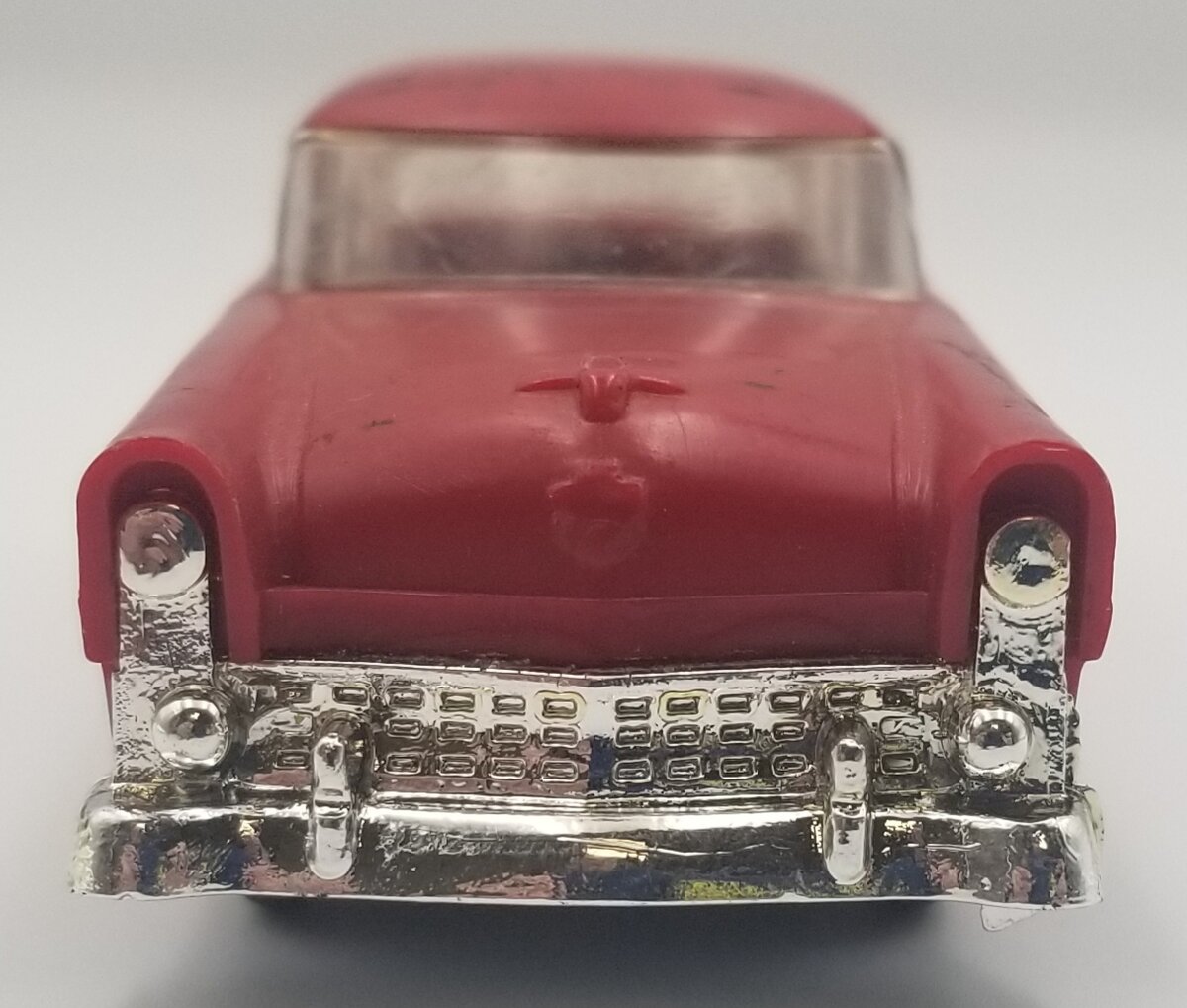 Lionel 6414-25 Red Original Automobile with Chrome Bumpers