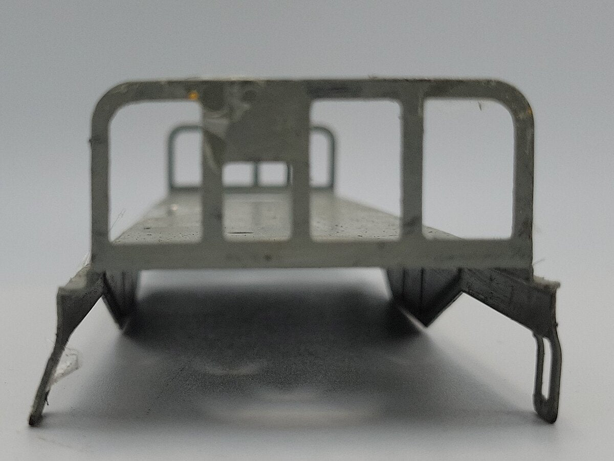 Lionel 6111-4 Metal Flat Car Frames : Light & Dark Gray , and Yellow (Set of 3)