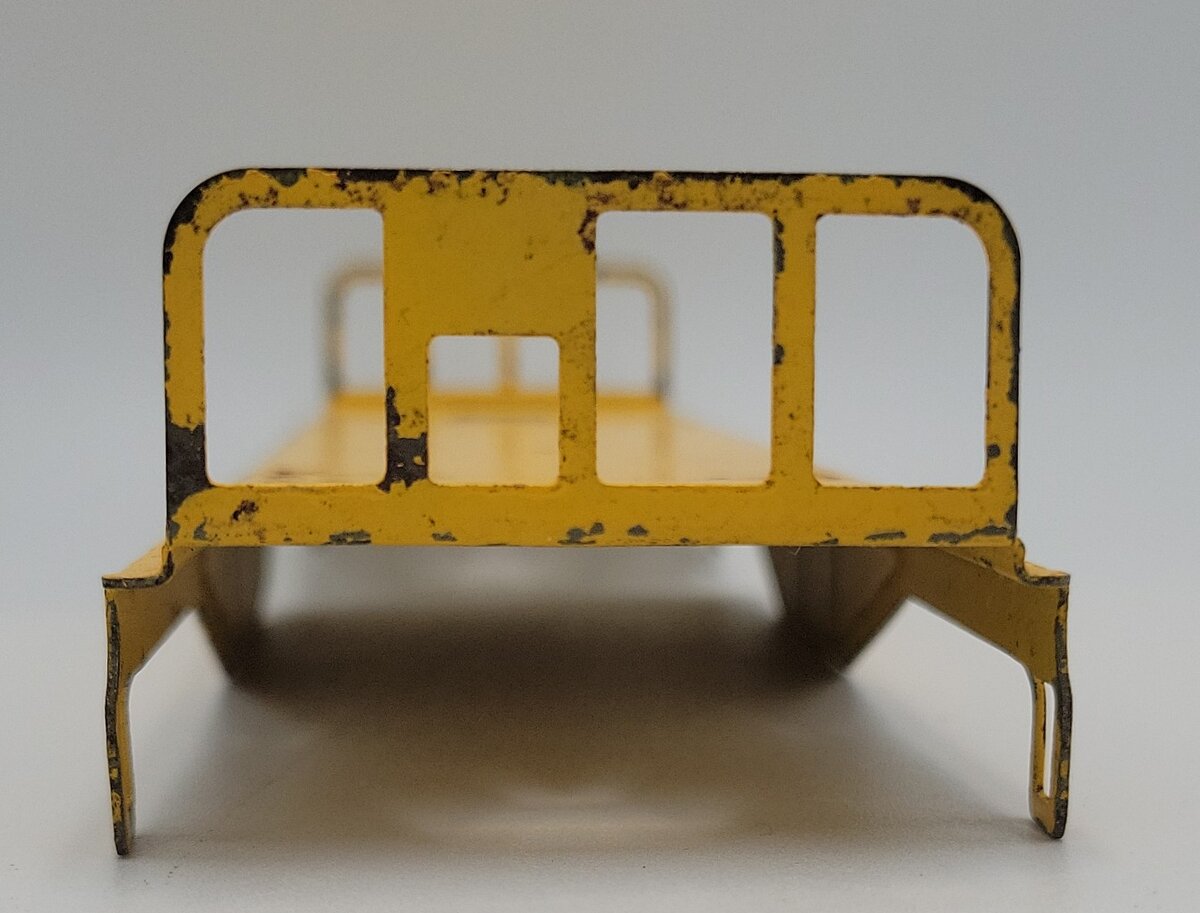 Lionel 6111-4 Metal Flat Car Frames : Light & Dark Gray , and Yellow (Set of 3)