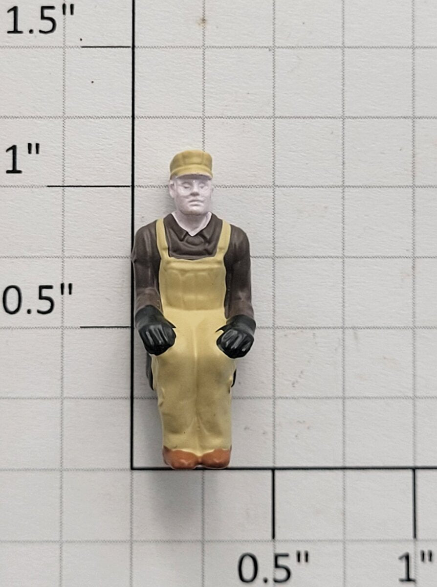 Lionel 11109-14 Brown Shirt Fireman Engineer Figure