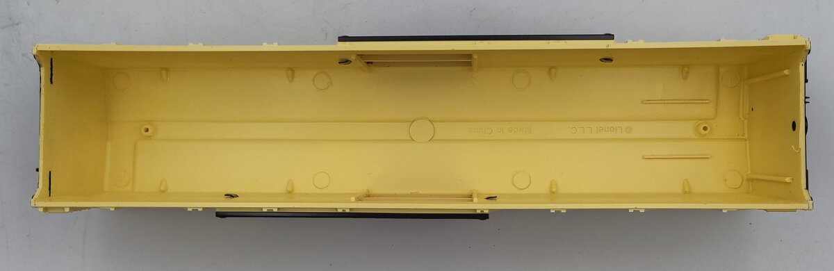 Lionel 15033-2 MKT Bi-Level Stock Car Shell #15033