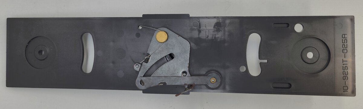 Lionel 16679-20  Operating Mail Car Frame Assembly with Trigger Mechanism