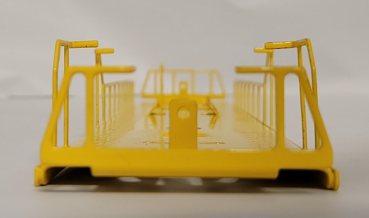 Lionel 8873-54 Santa Fe SD-18 Diesel Yellow Dummy Frame Assembly