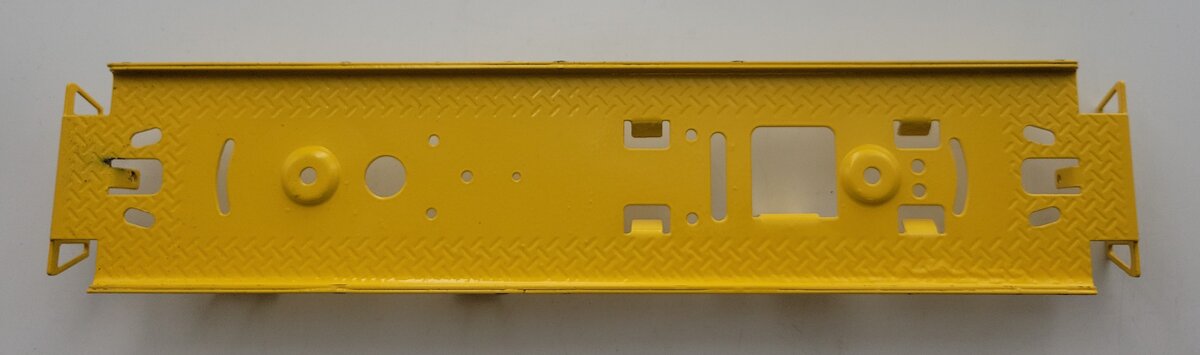 Lionel 8873-54 Santa Fe SD-18 Diesel Yellow Dummy Frame Assembly