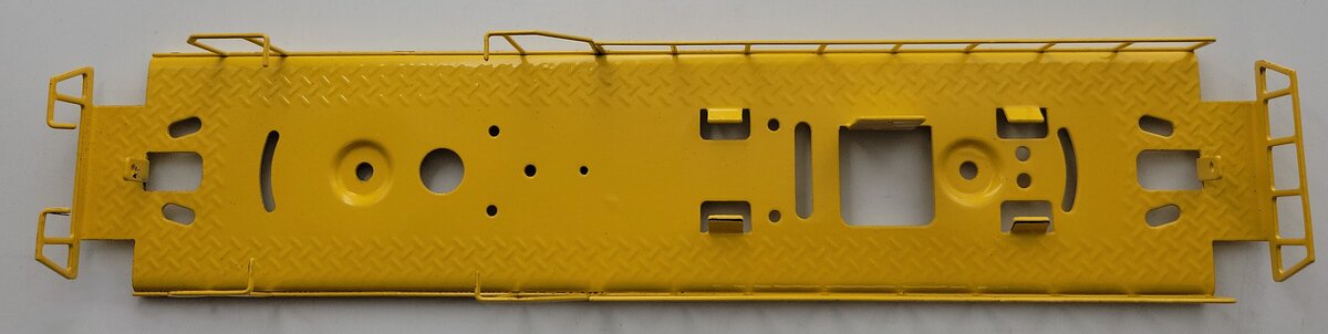 Lionel 8873-54 Santa Fe SD-18 Diesel Yellow Dummy Frame Assembly