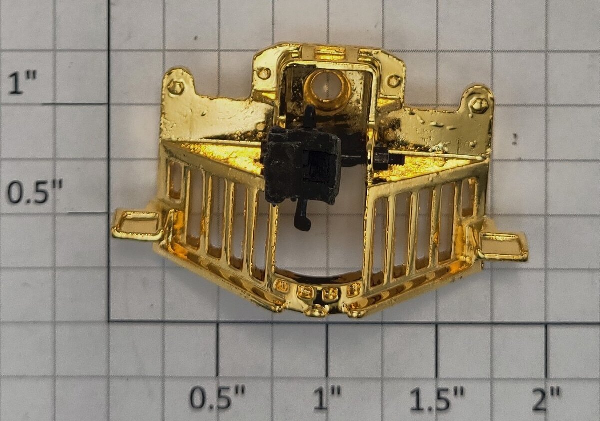 Lionel 28062-71 Gold Pilot and Cowcatcher with Coupler