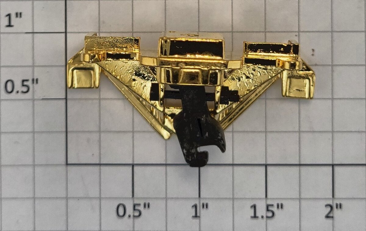 Lionel 28062-71 Gold Pilot and Cowcatcher with Coupler