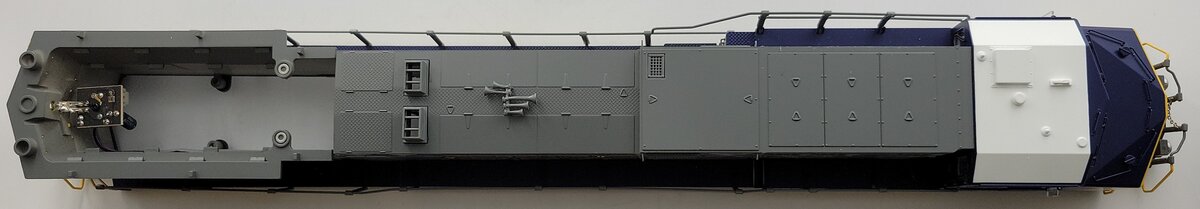Lionel 28305-2 CSX Legacy RS Superbass AC6000 Diesel Locomotive Shell #610