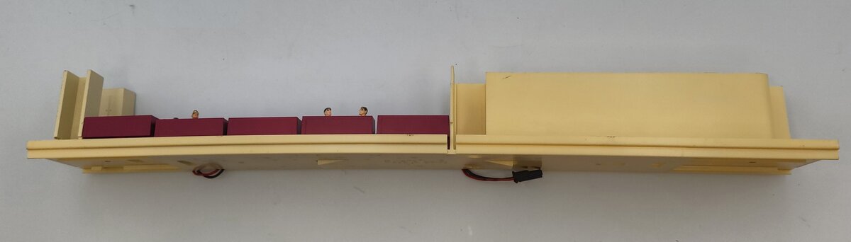 Lionel 15370-25 Union Pacific Aluminum Diner Car Interior