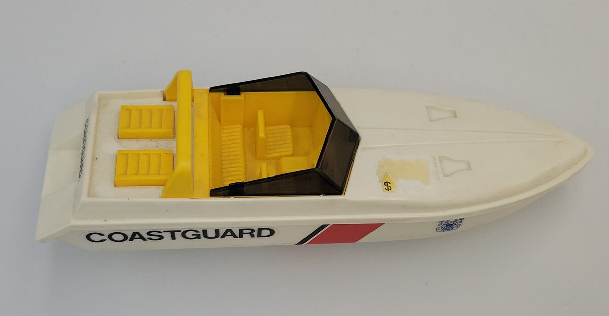 Lionel 16960-10 O Gauge Motorized Coast Guard Speed Boat