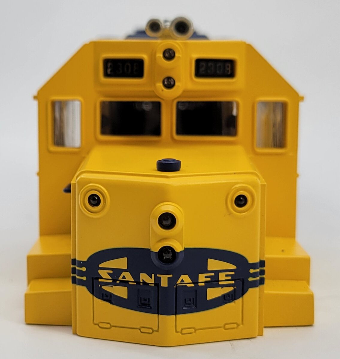 Lionel 28848-7 #2308 Santa Fe GP-38 Body with Deco Only