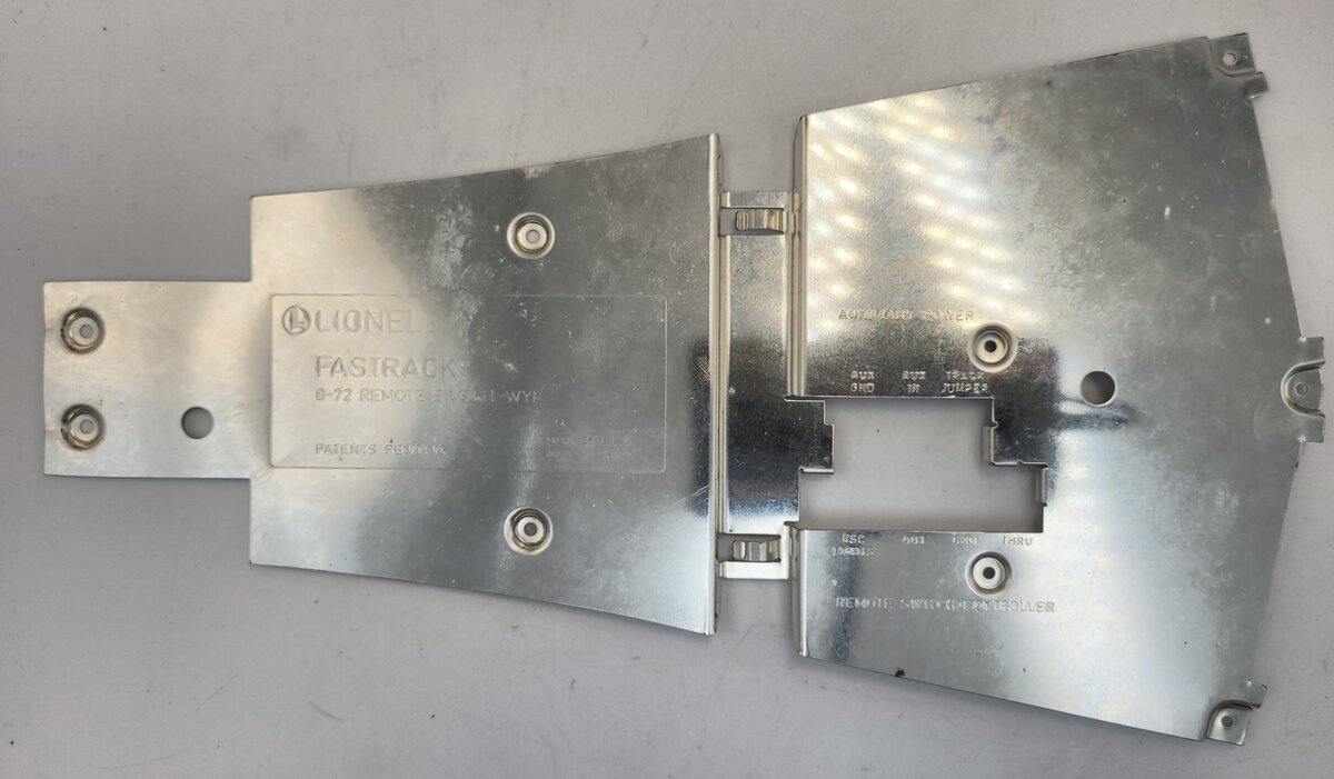 Lionel 12047-89 Metal O72 Fastrack Remote Switch - WYE Bottom Plate
