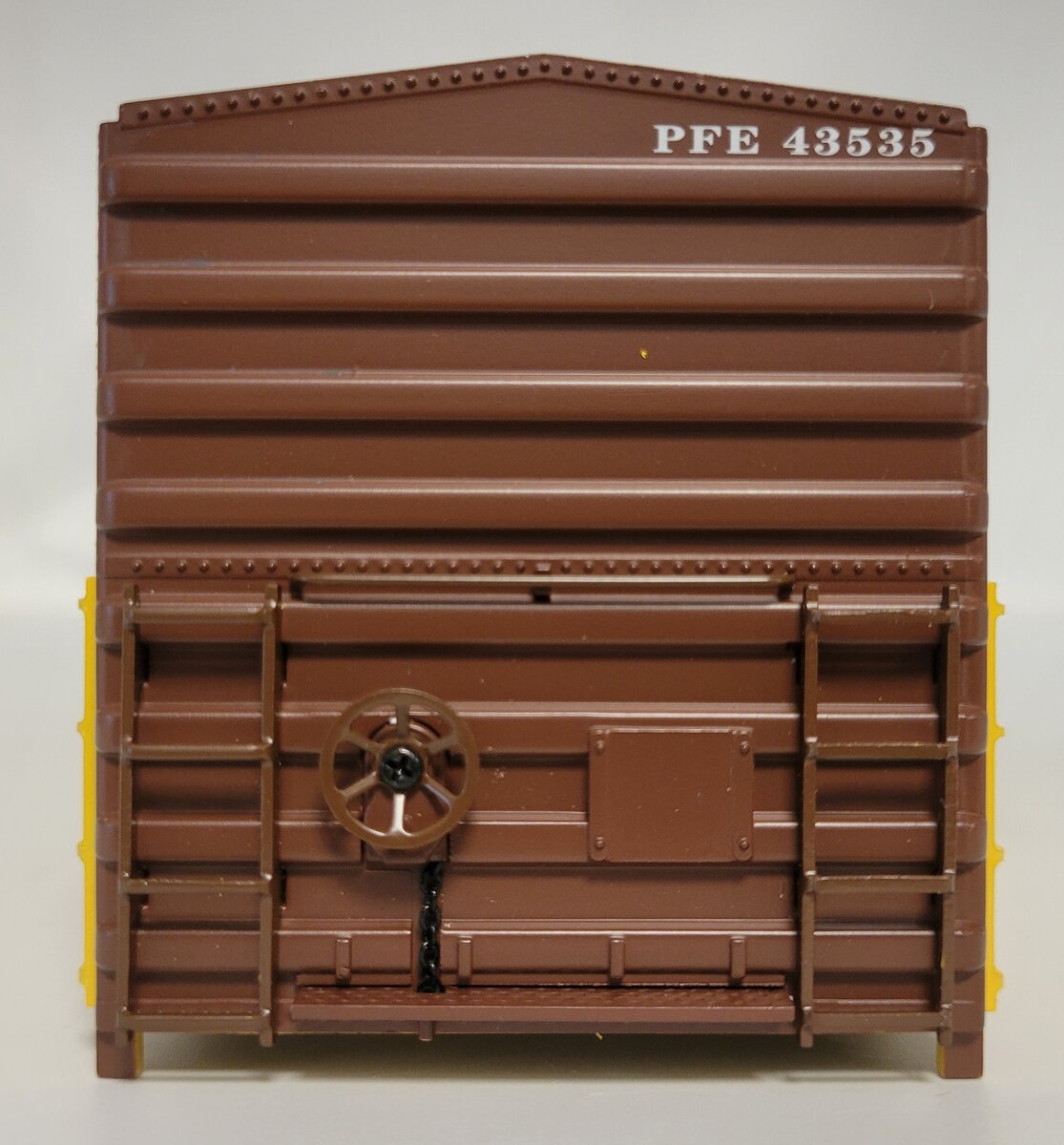 Lionel 22146-2 Union Pacific Fruit Express Operating Boxcar Shell #43535