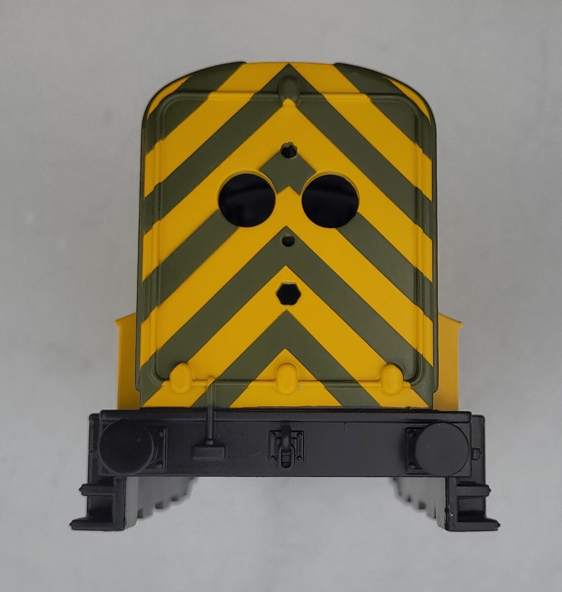 Lionel 28898-2 Plastic Iron Arry / Iron Bert Diesel Locomotive Shell