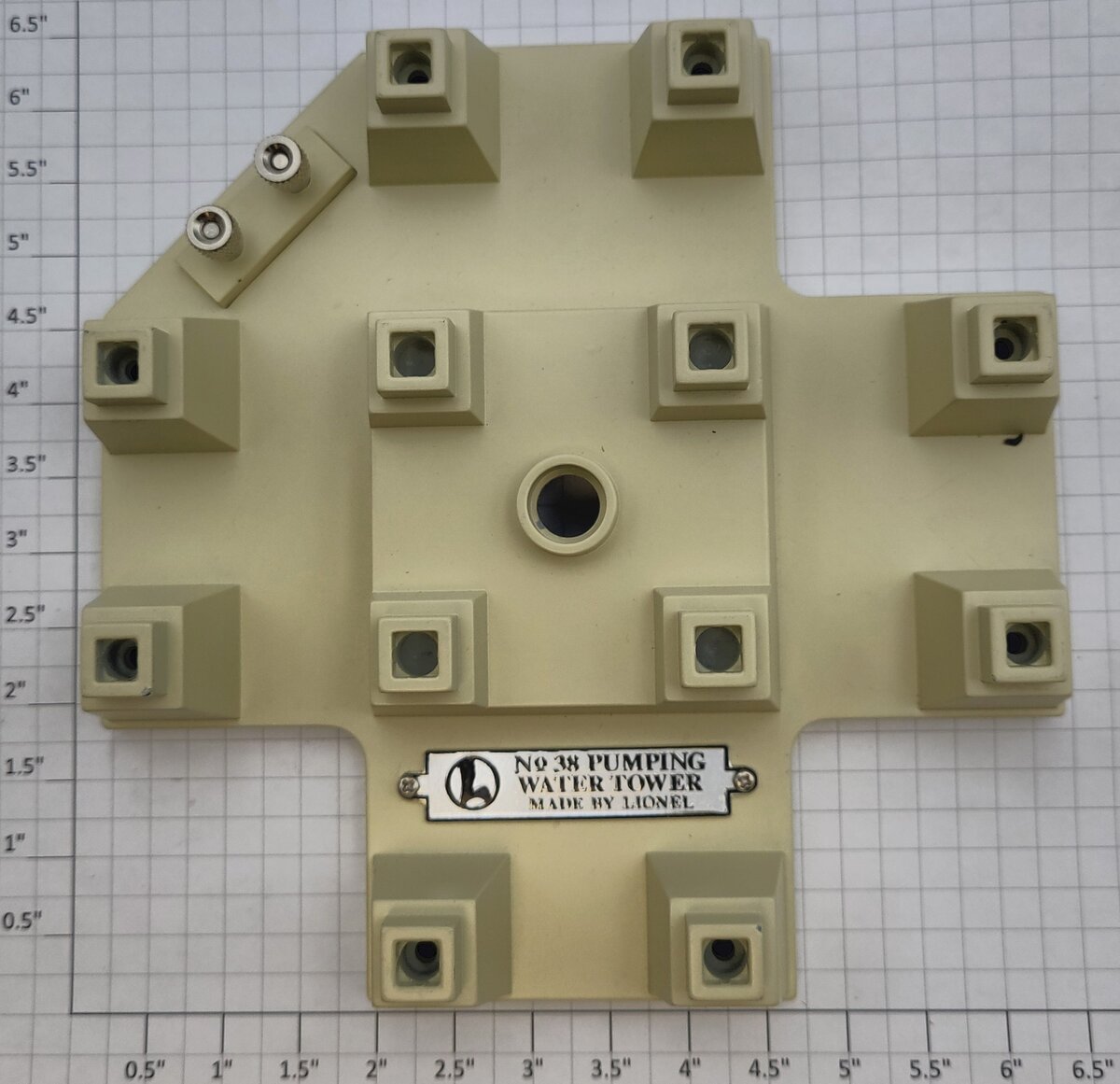 Lionel 24224-66 Beige Diecast Water Tower Base Assembly #38
