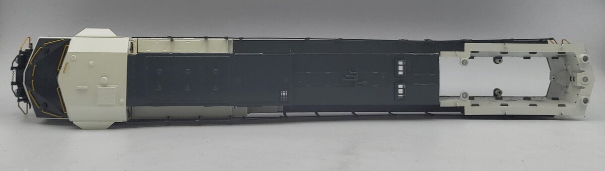 Lionel 28342-2 BNSF AC-6000 Ice Cold Express Diesel Locomotive Body Shell #32