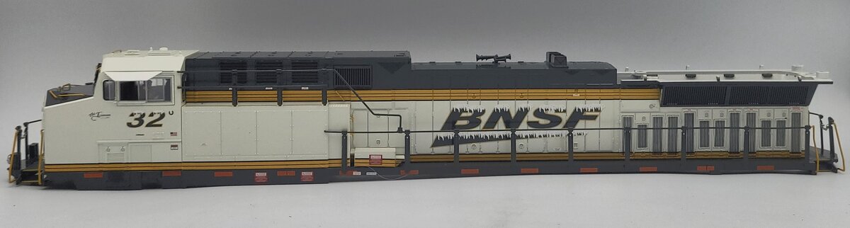 Lionel 28342-2 BNSF AC-6000 Ice Cold Express Diesel Locomotive Body Shell #32