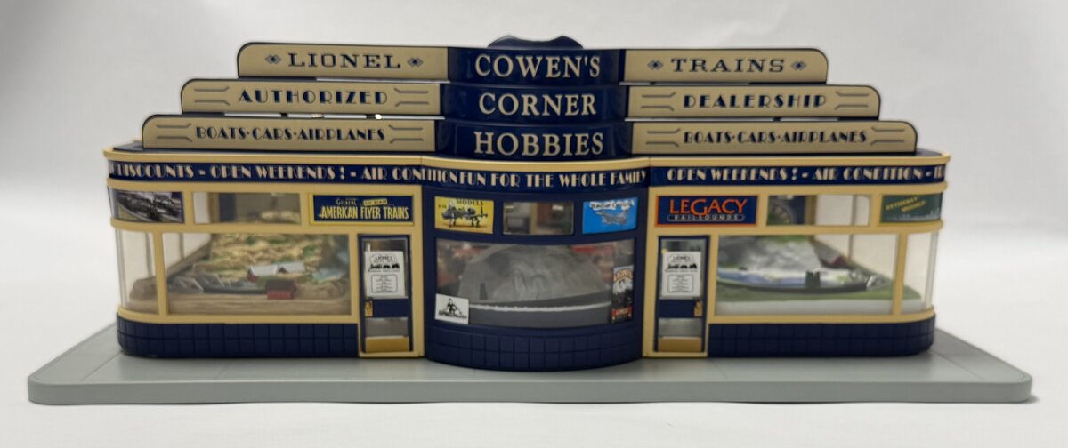 Lionel 24295-2 Hobby Shop Structure with Interior Decorative Fixtures