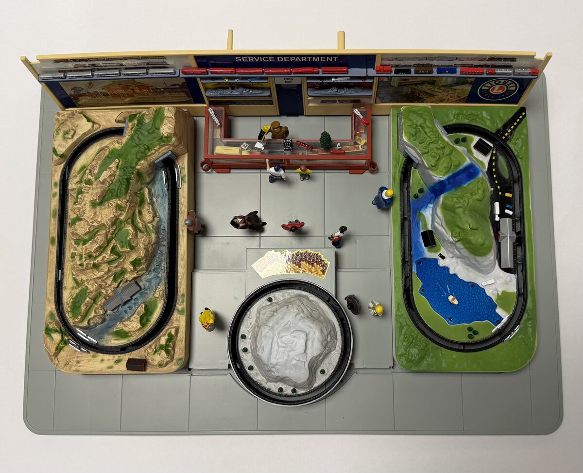 Lionel 24295-2 Hobby Shop Structure with Interior Decorative Fixtures