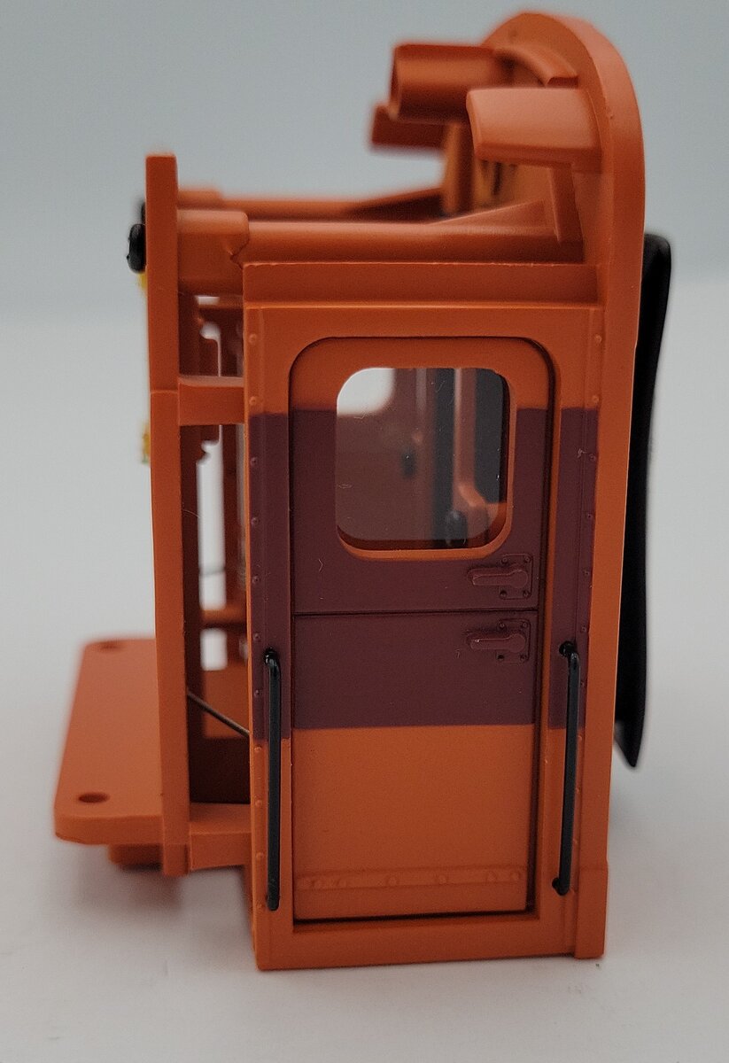 Lionel 22272-14 K-Line Vestibule Orange Aluminum Passenger Car End